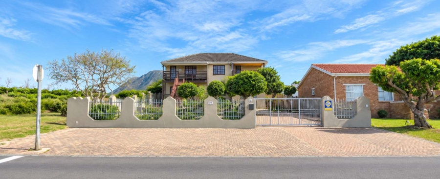 6 Bedroom Property for Sale in Franskraal Western Cape